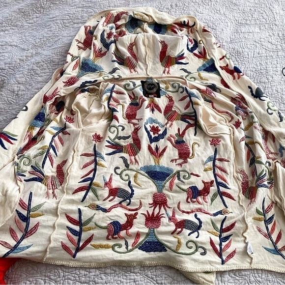 Johnny Was Sweater Druoin Short Hoodie Floral Cotton Embroidered Ivory XS GUC - Picture 7 of 10